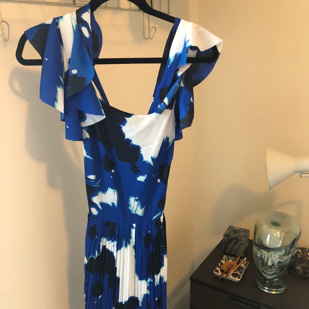Floral blue dress